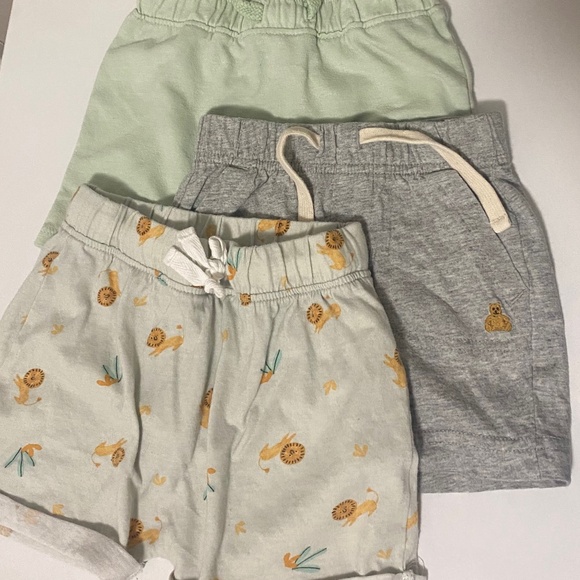 Shorts Bundle 🖤3 for 10 🖤 - Picture 1 of 2
